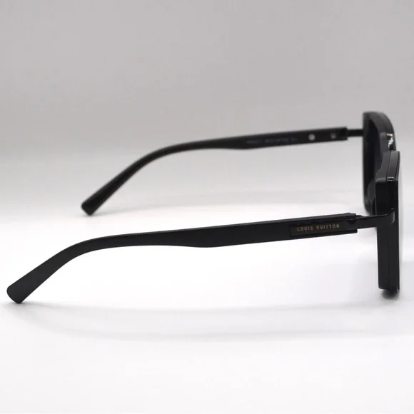 Louis Vuitton Women’s SunglassesBlack FramePurple-Grey GradientNew